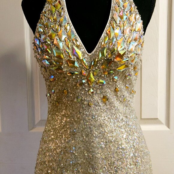 Fully Sequined/Beaded White/Multi Cocktail Dress. Black Tie. Formal. Sz 6. - Picture 2 of 4